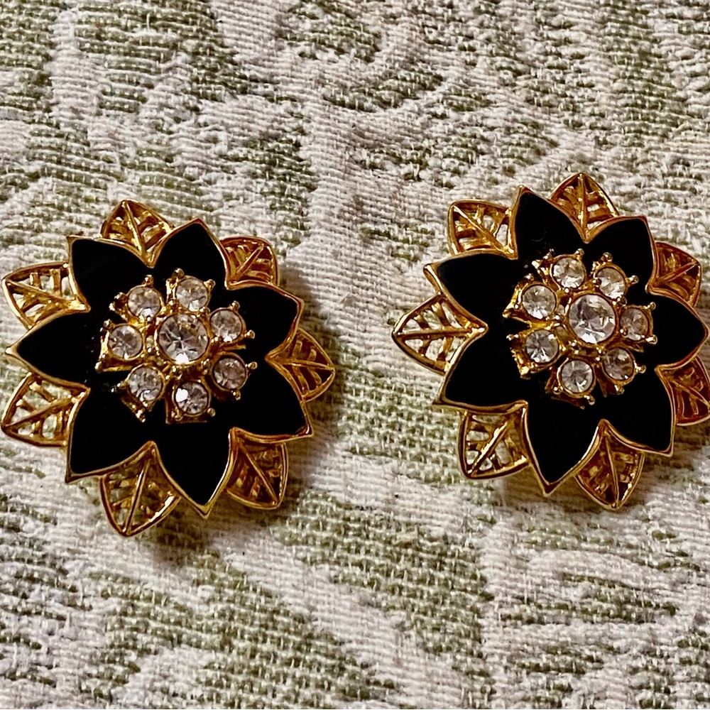Vintage Clip On Earrings